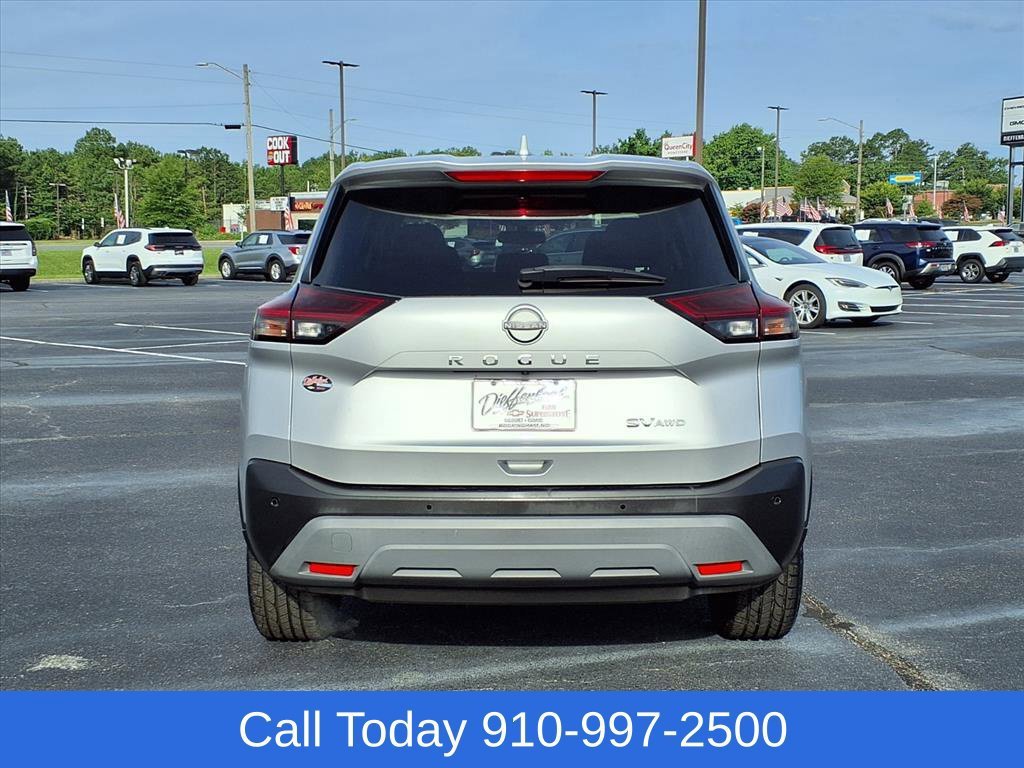 Used 2022 Silver Nissan SV Intelligent AWD image 7