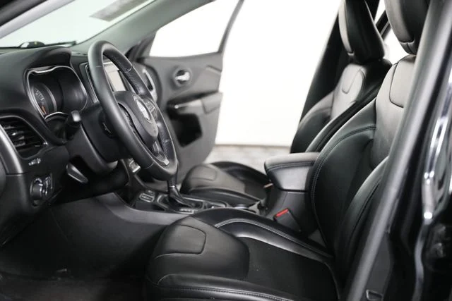 Used 2019 Black Jeep Latitude Plus image 17