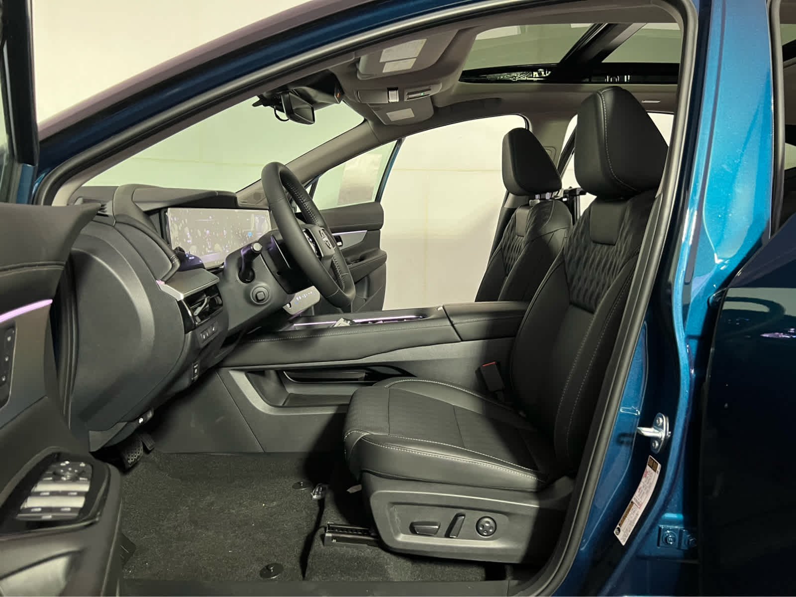 New 2026 Aurora Blue Pearl Metallic / Super Black Two-tone Nissan Platinum image 13