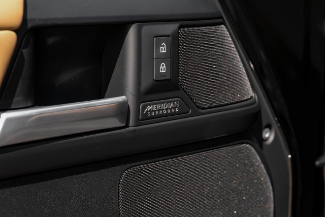 New 2026 Santorini Black Land Rover X-Dynamic SE image 45