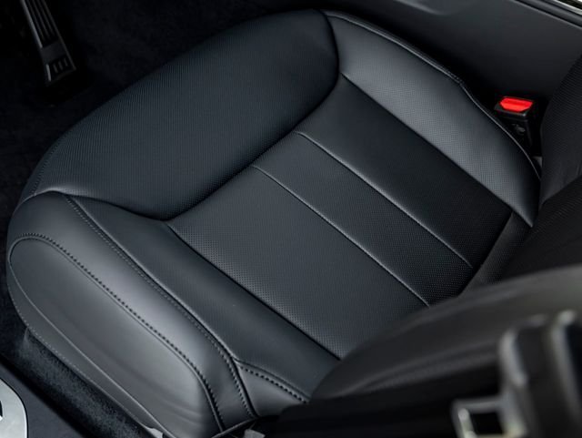 New 2026 Carpathian Grey LAND ROVER Dynamic SE image 15