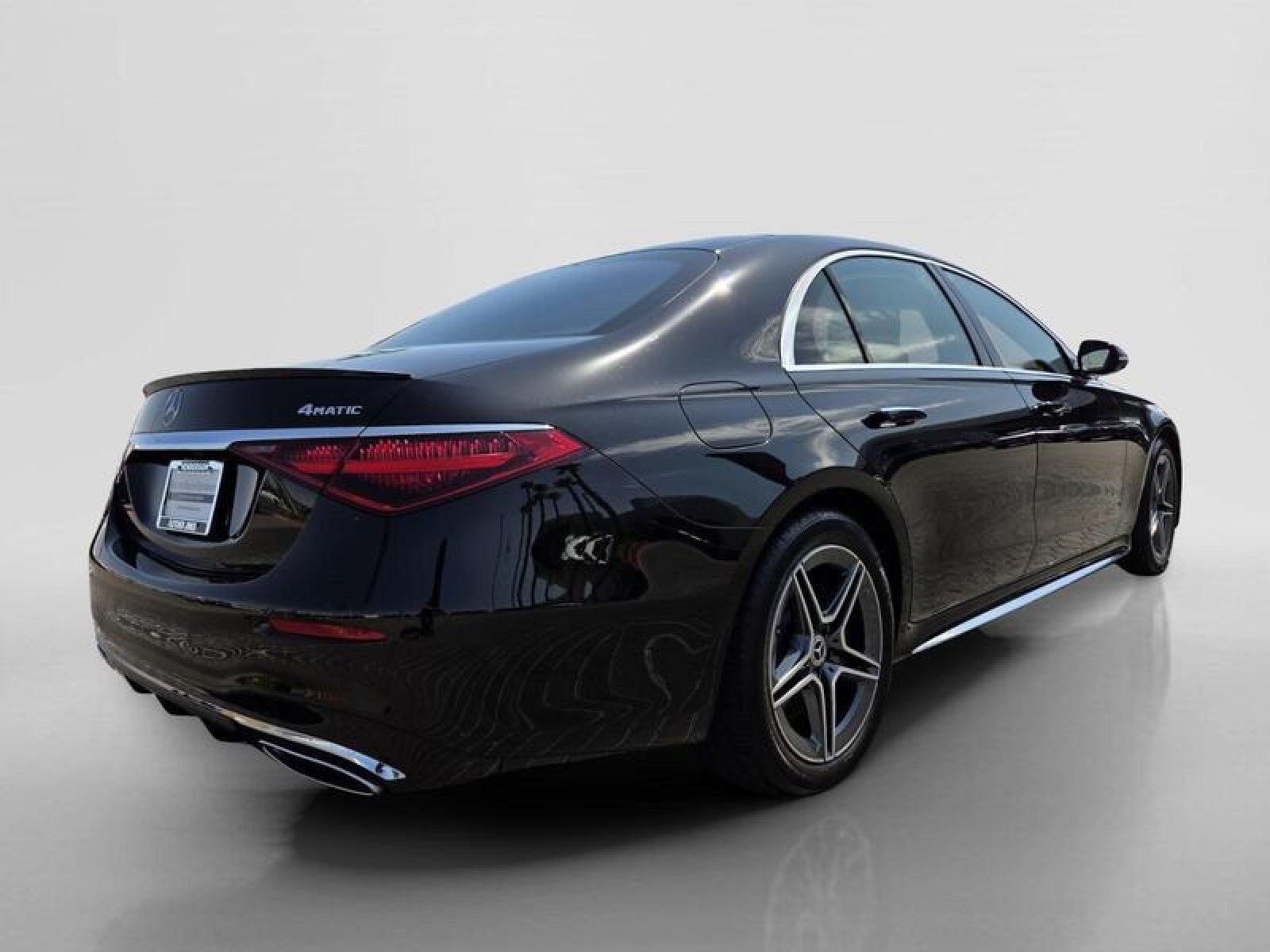 Certified Used 2025 Obsidian Black Metallic Mercedes-Benz S 500 image 5