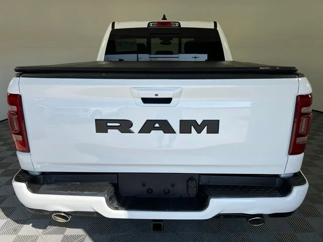 Used 2021 White Ram Big Horn/Lone Star image 6