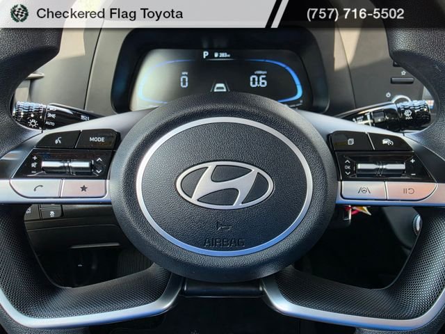 Used 2025 Abyss Black Hyundai SE image 18
