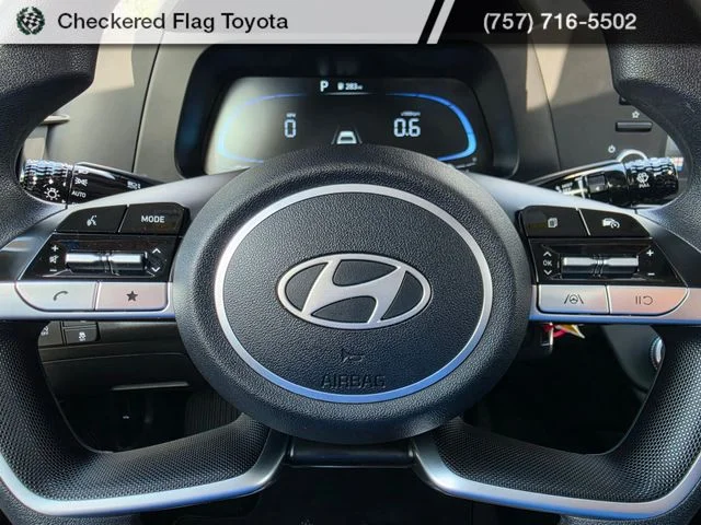 Used 2025 Abyss Black Hyundai SE image 18