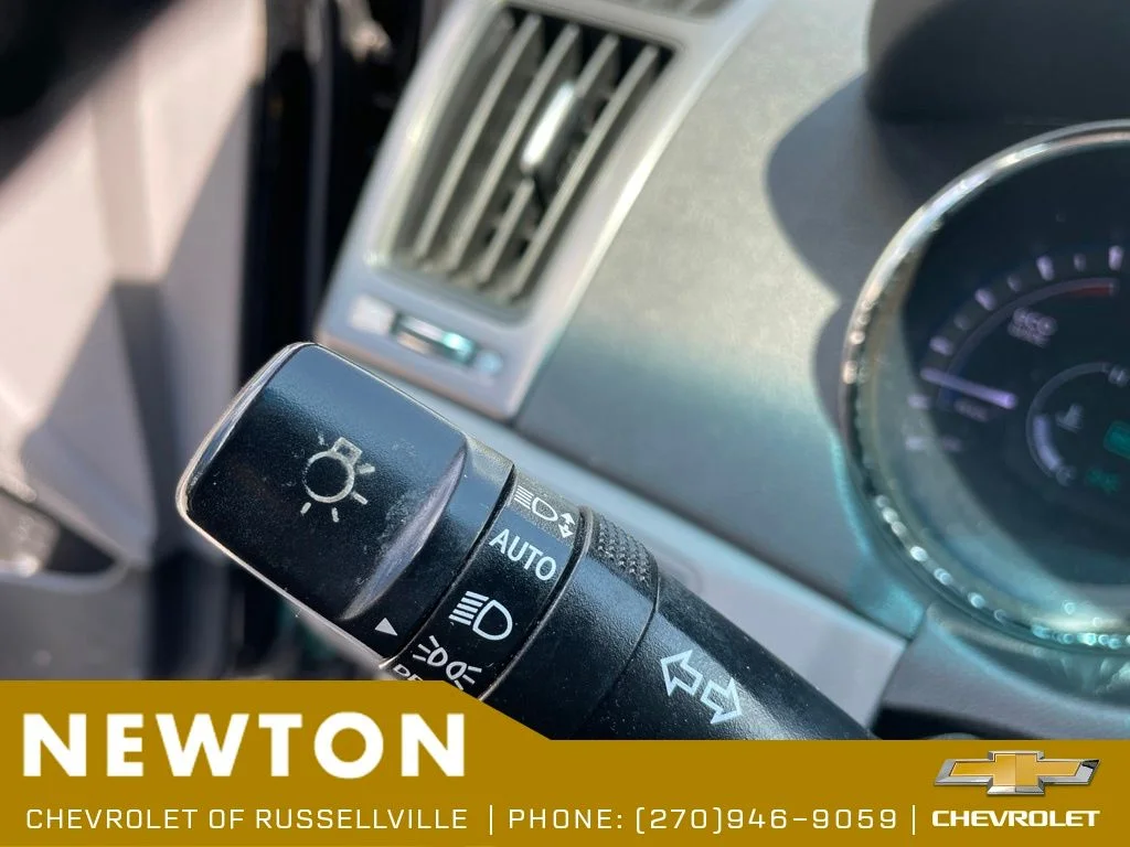 Used 2014 Black Onyx Pearl Hyundai Limited image 17
