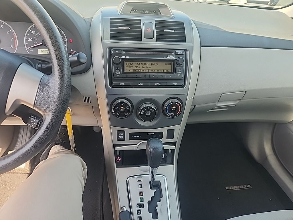 Used 2012 Gray Toyota LE image 24