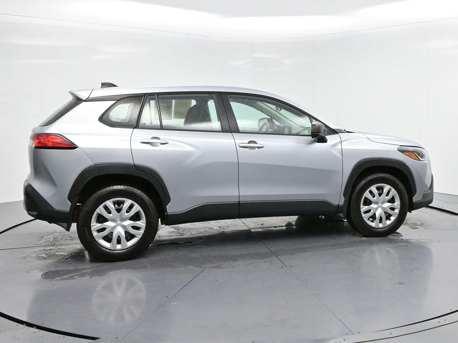 Used 2024 Sonic Silver Toyota L image 8