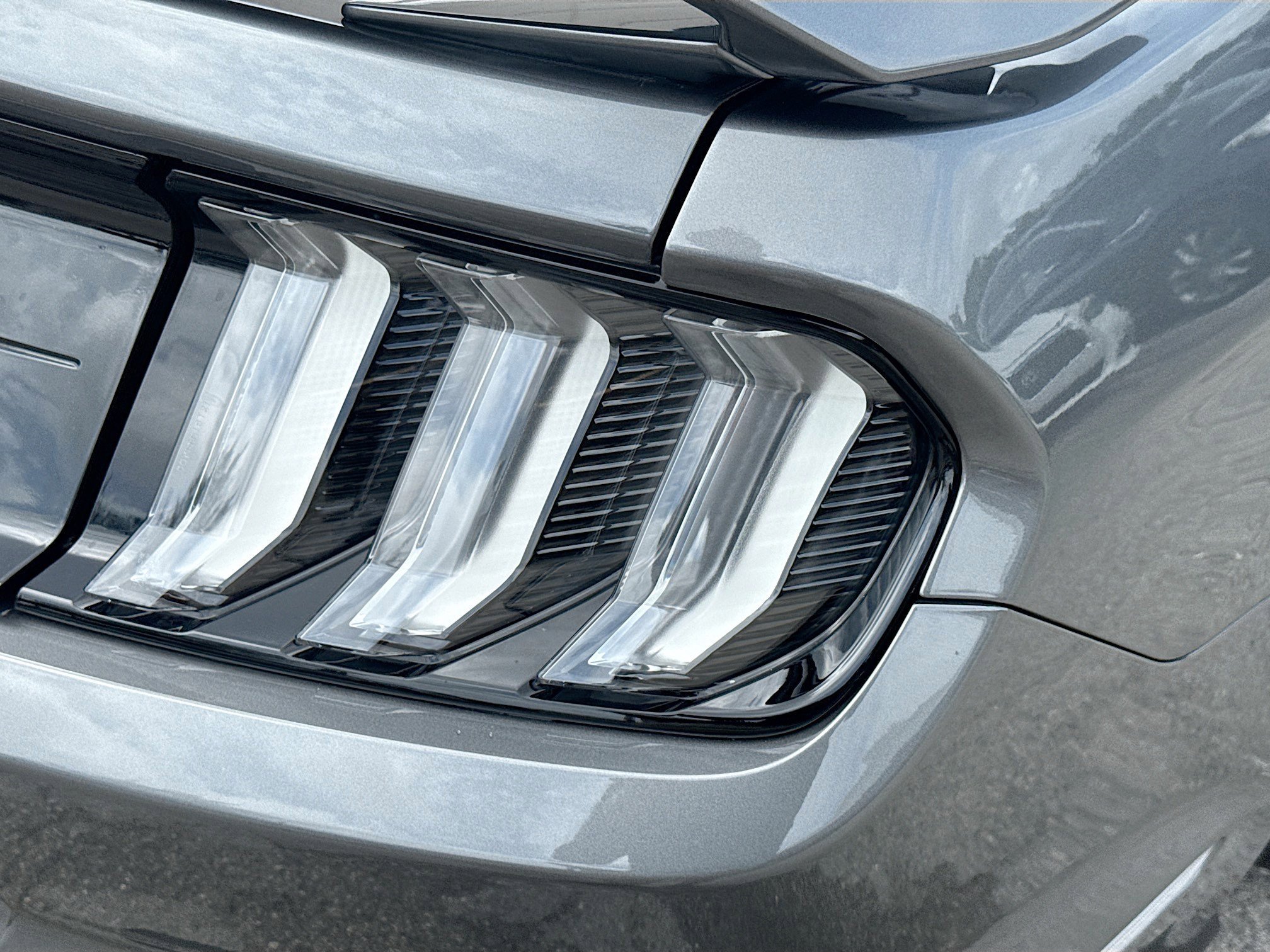 Used 2023 Gray Metallic Ford GT Premium image 23