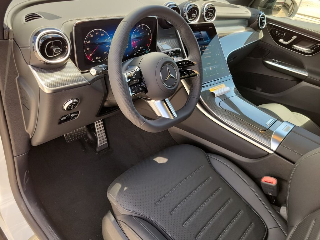 New 2027 Polar White Mercedes-Benz GLC 300 image 18