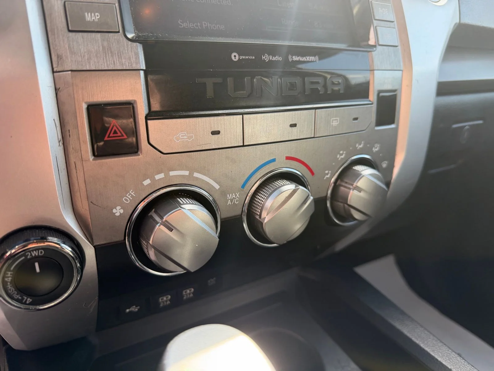 Used 2020 White Toyota SR5 image 12