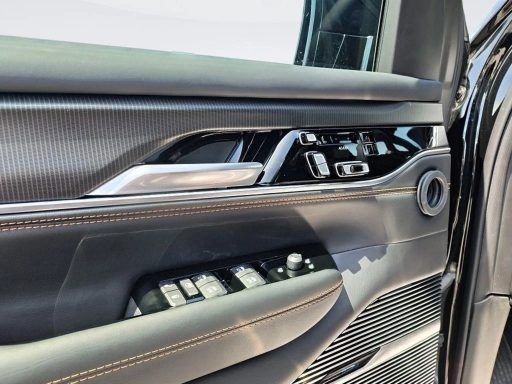 2026 Jeep Grand Wagoneer L Summit Reserve - Photo 18
