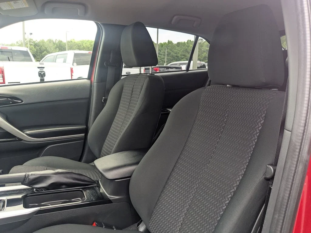 Used 2024  Mitsubishi LE image 14