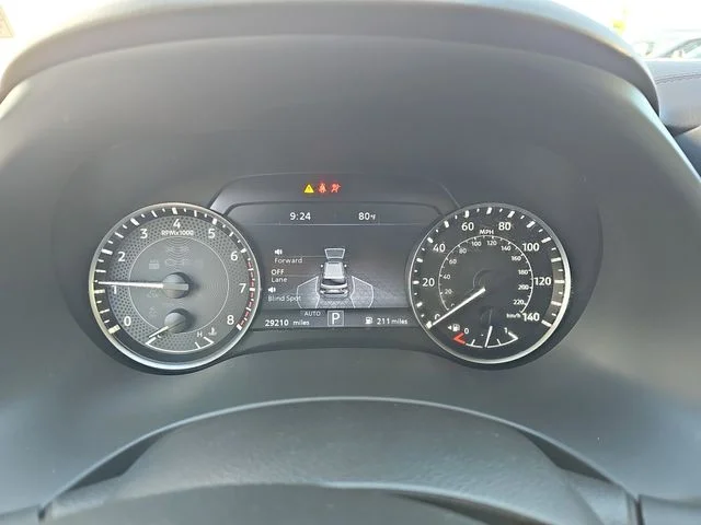 Used 2023 White Nissan Platinum image 19