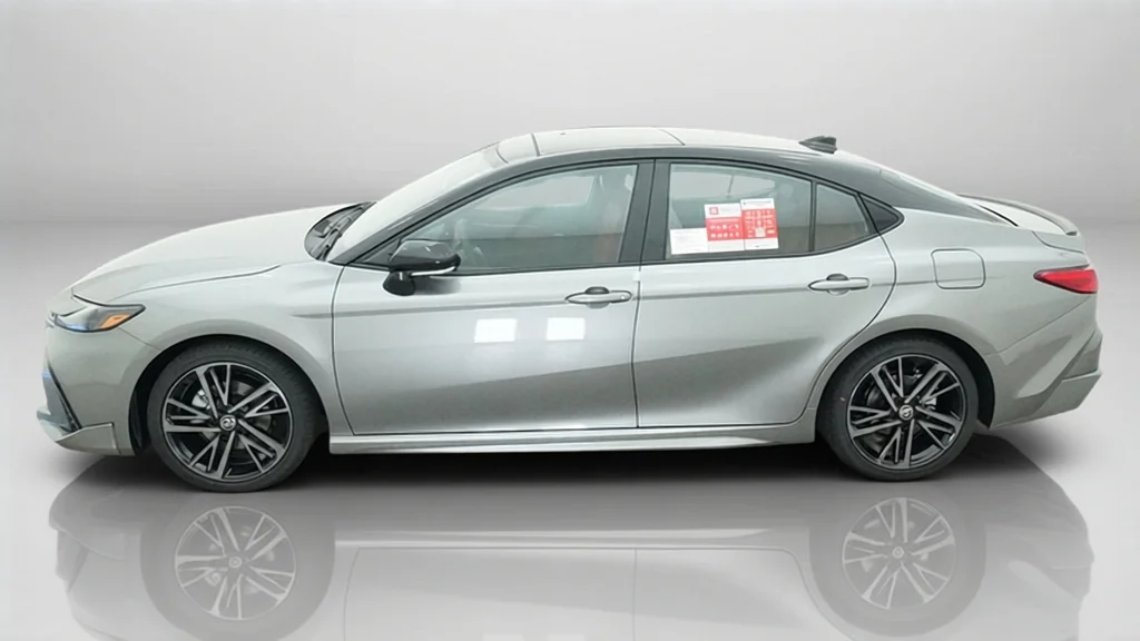 New 2026 Heavy Metal with Midnight Black Metallic roof Toyota XSE image 2
