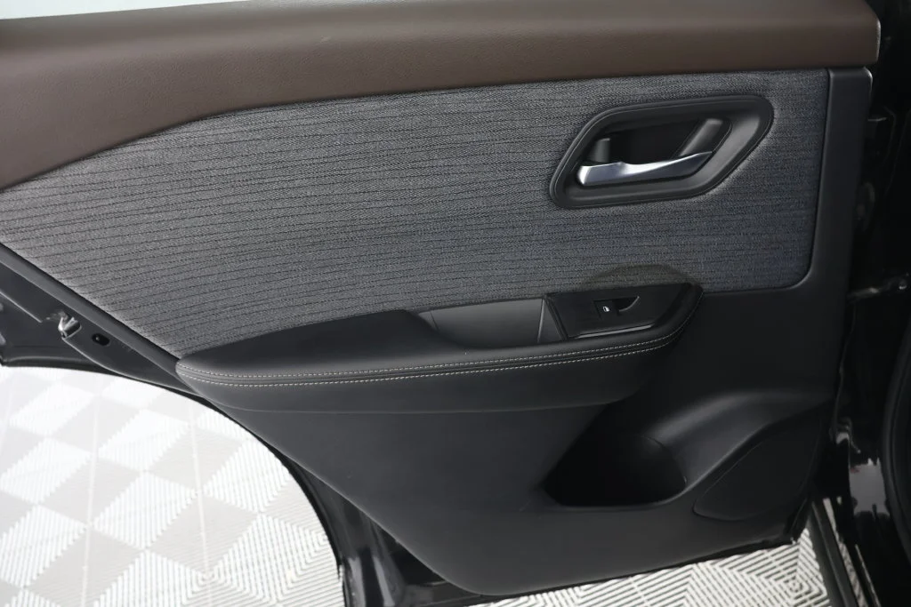 Used 2023 Super Black Nissan SV image 24