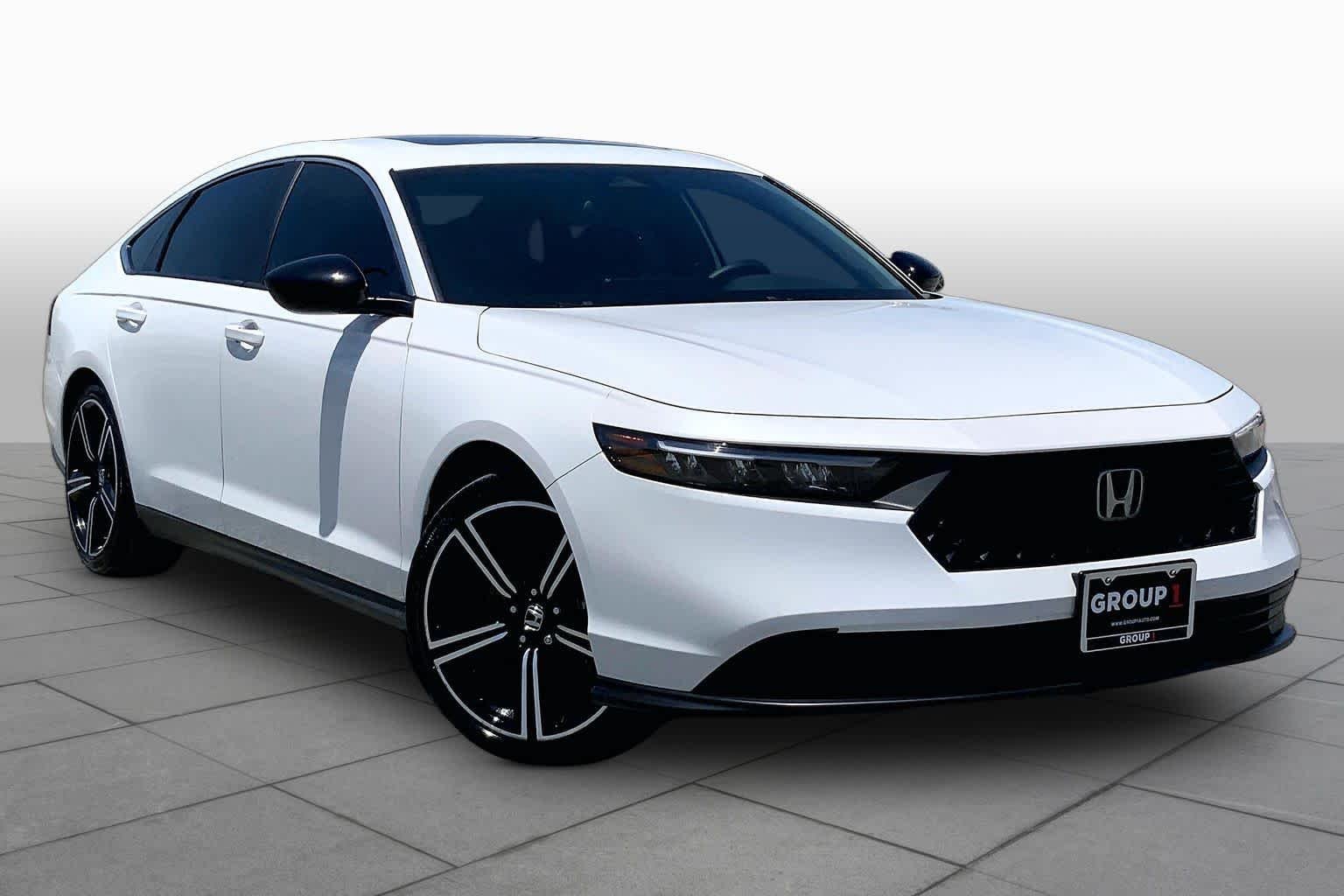 Used 2025 Platinum White Pearl Honda Sport image 3