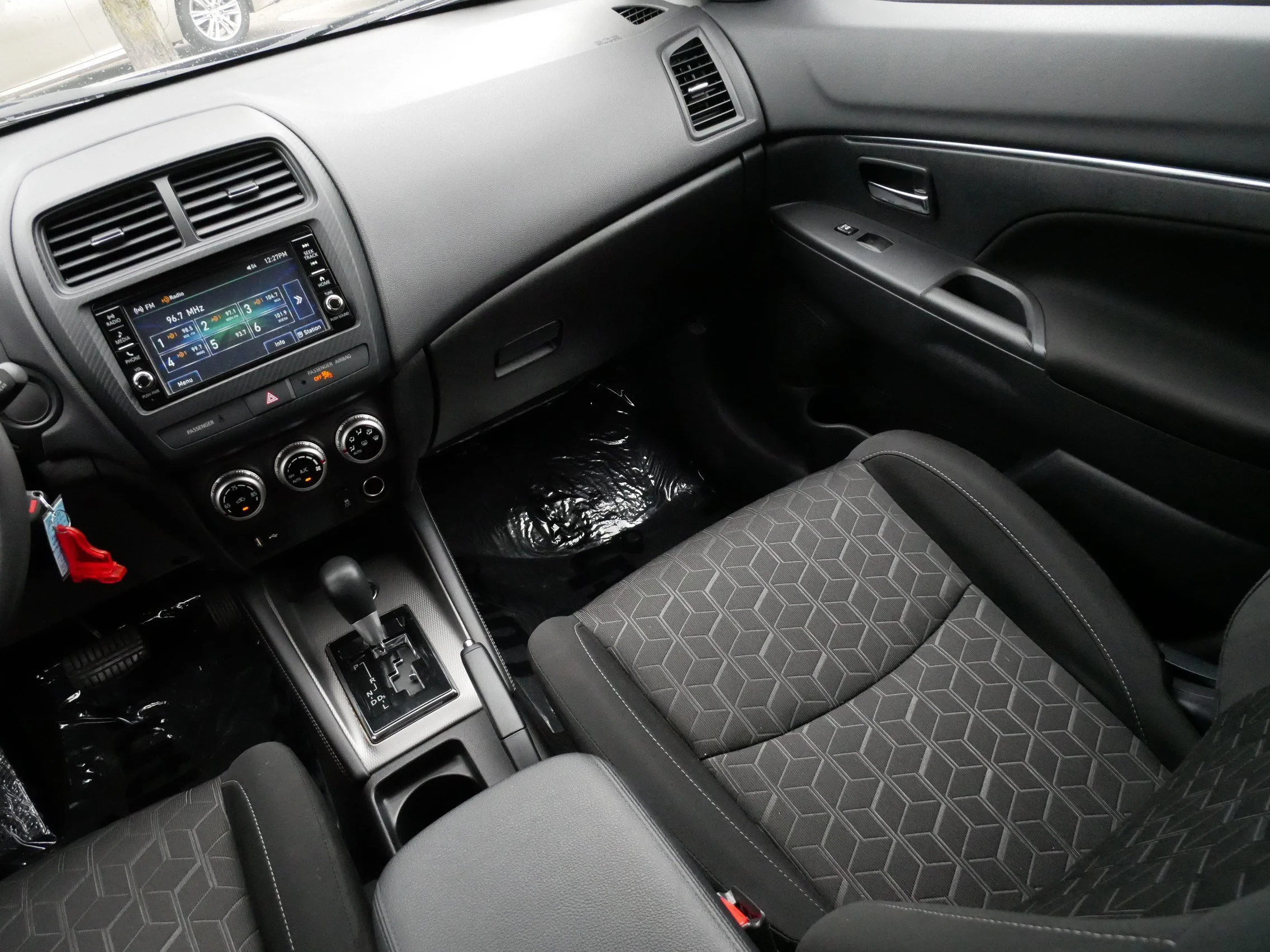 Used 2025 Mercury Gray Metallic Mitsubishi ES image 11
