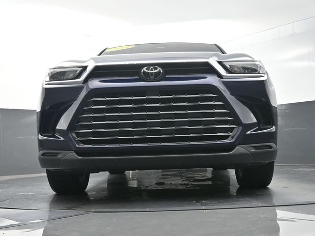 Used 2024  Toyota XLE image 35