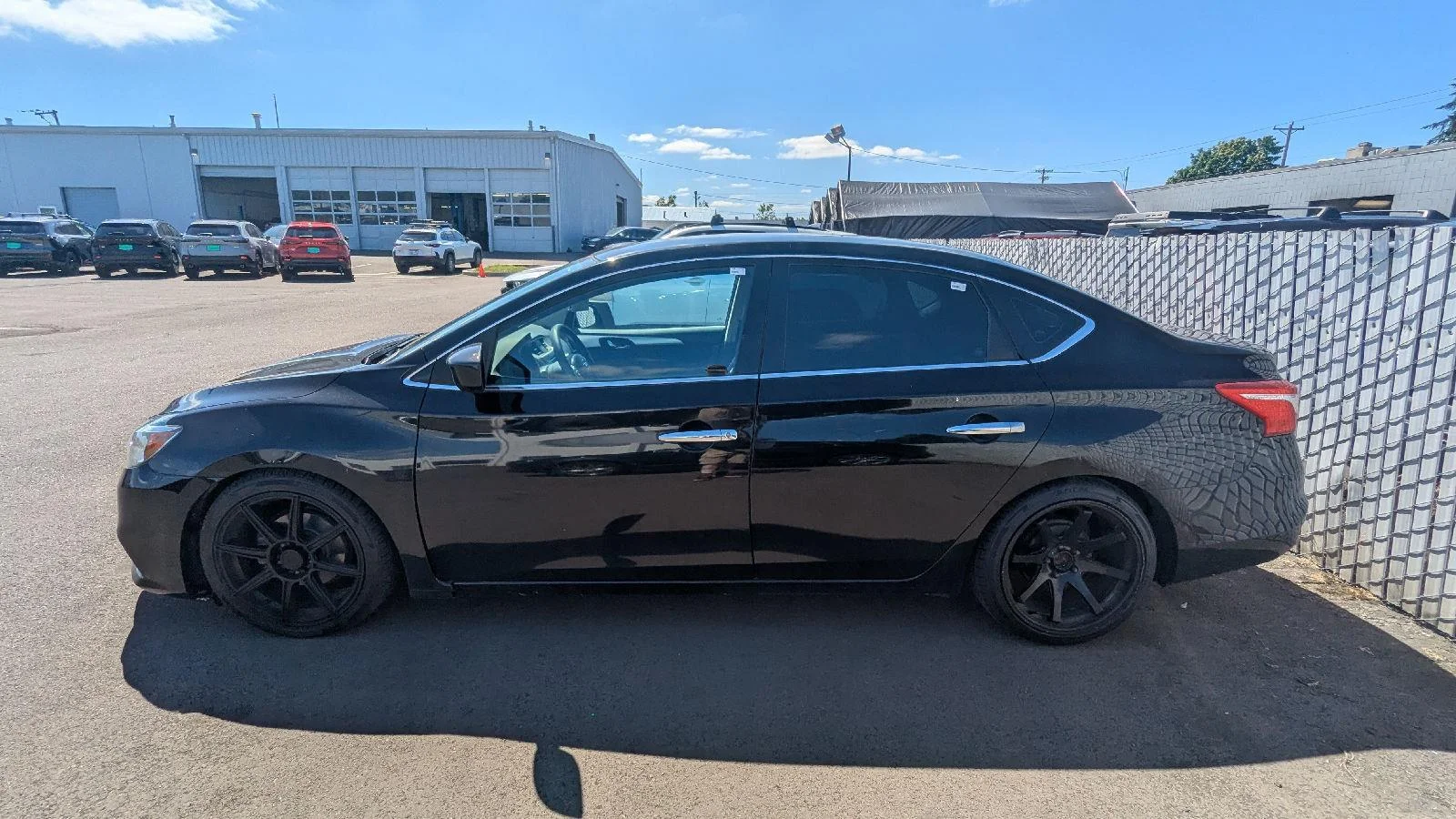 Used 2017  NISSAN  image 2