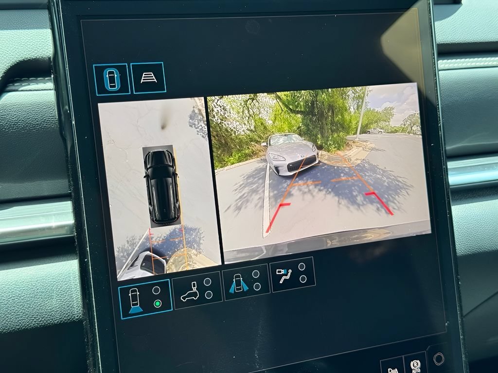 New 2026 Sterling Metallic GMC Elevation image 20