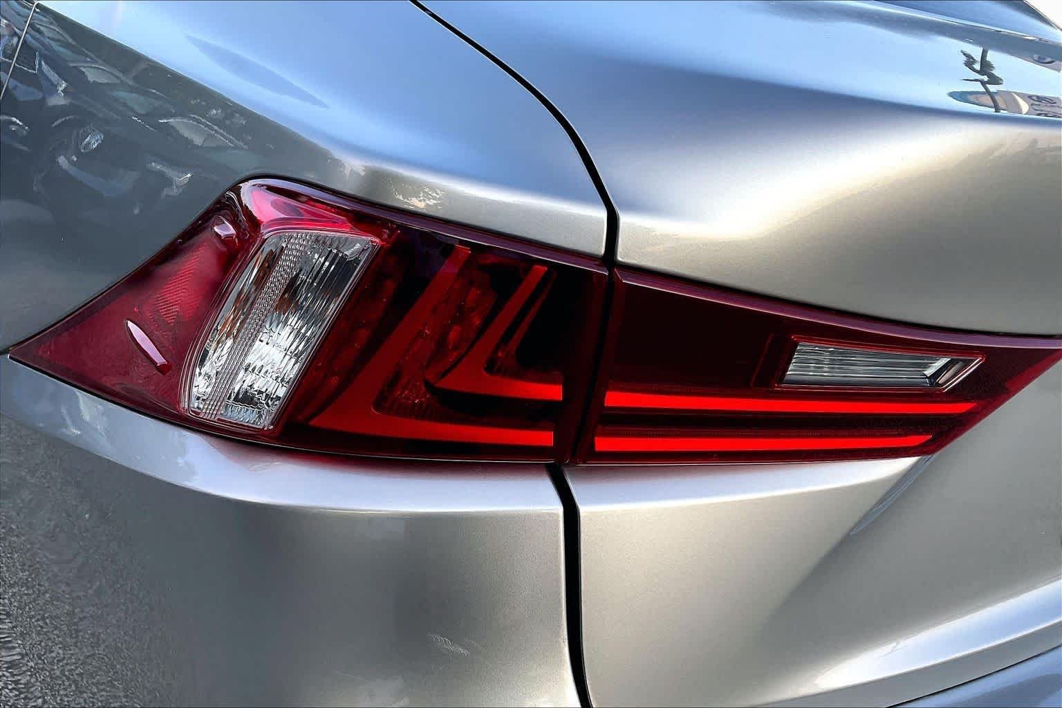 Used 2016 Atomic Silver Lexus  image 27