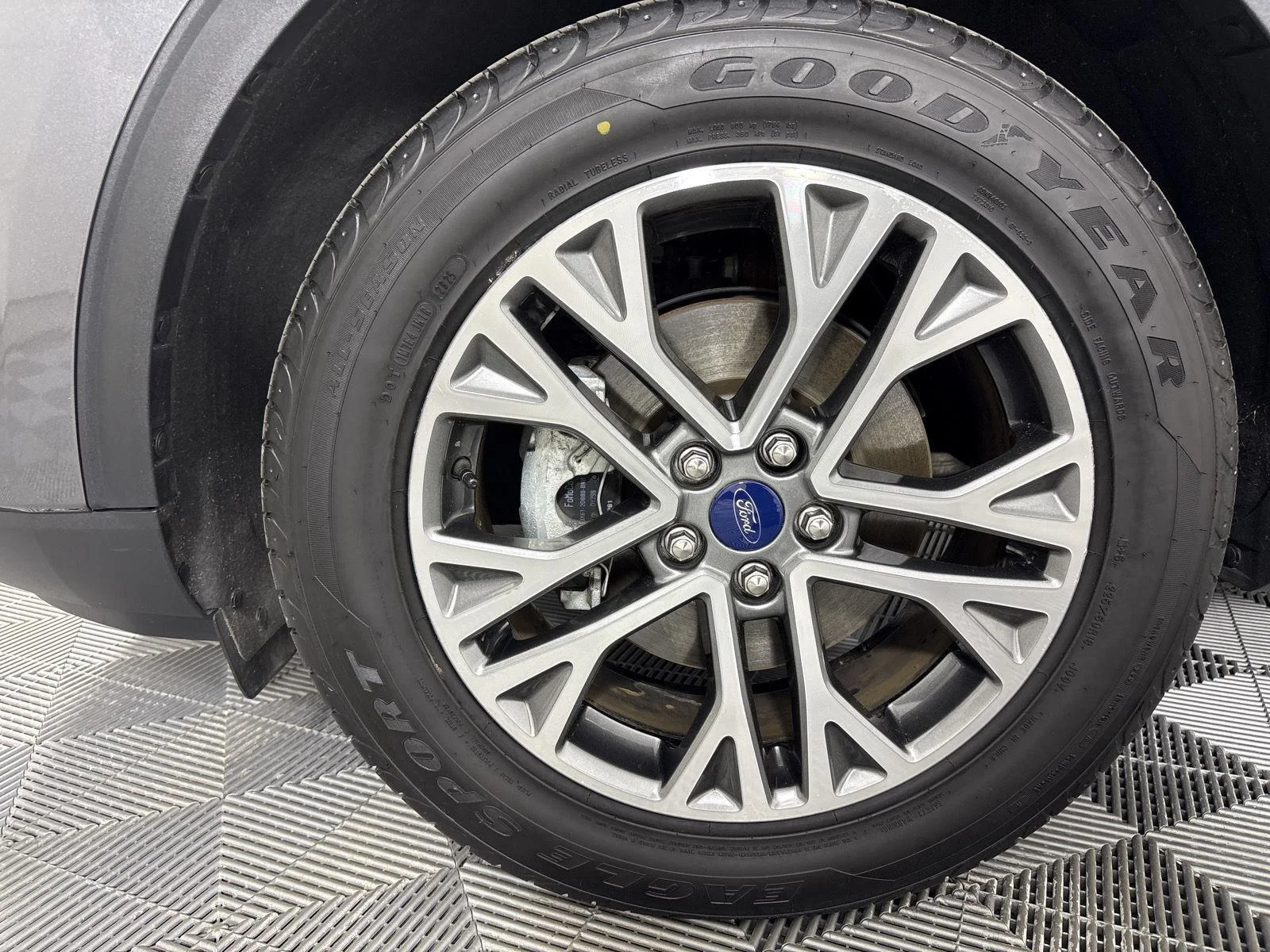Used 2022 Gray Metallic Ford SEL image 6