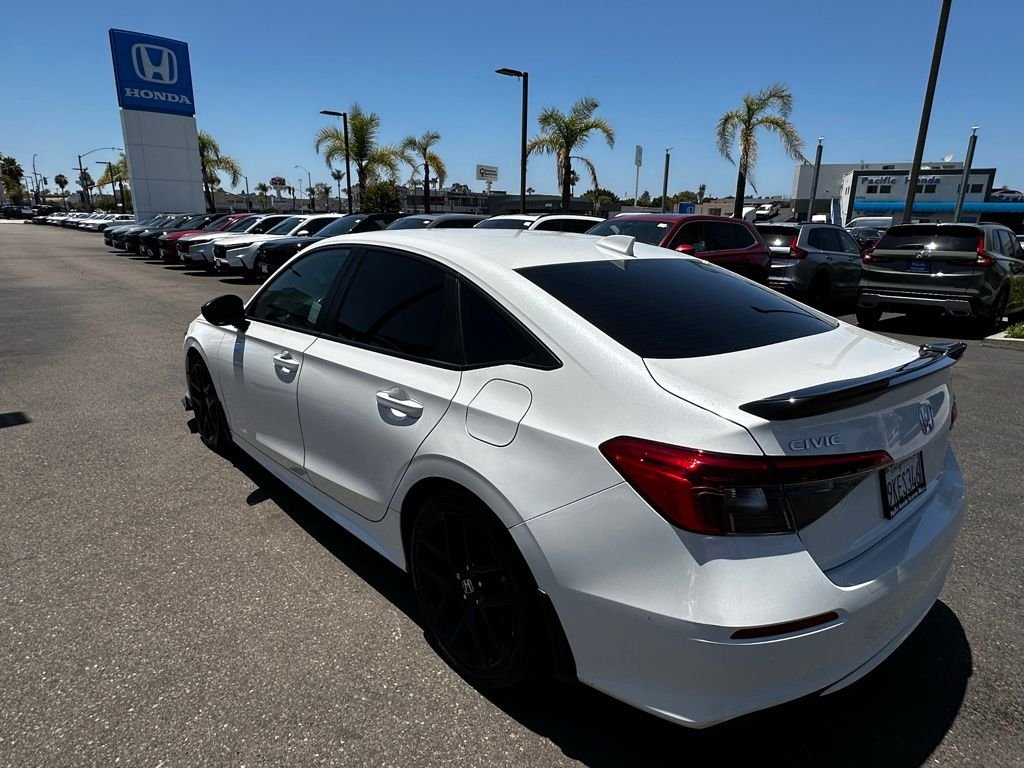 Used 2024  Honda Base image 8
