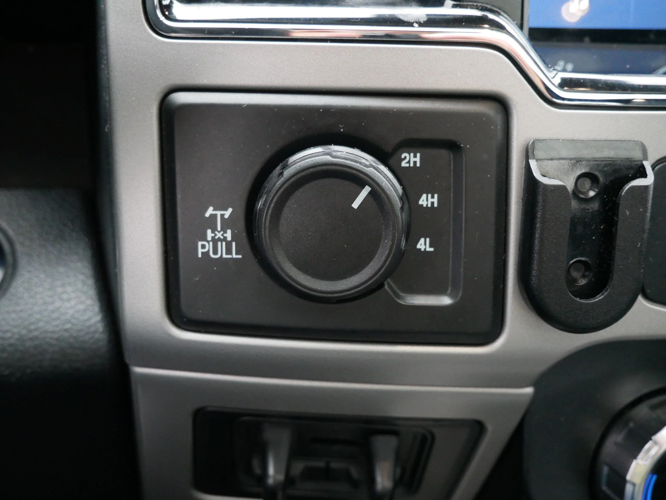 Certified Used 2022 Agate Black Metallic Ford LARIAT image 30