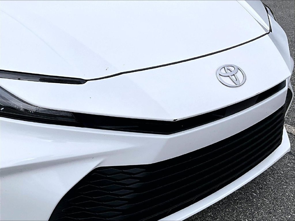 Used 2025 White Toyota LE image 32