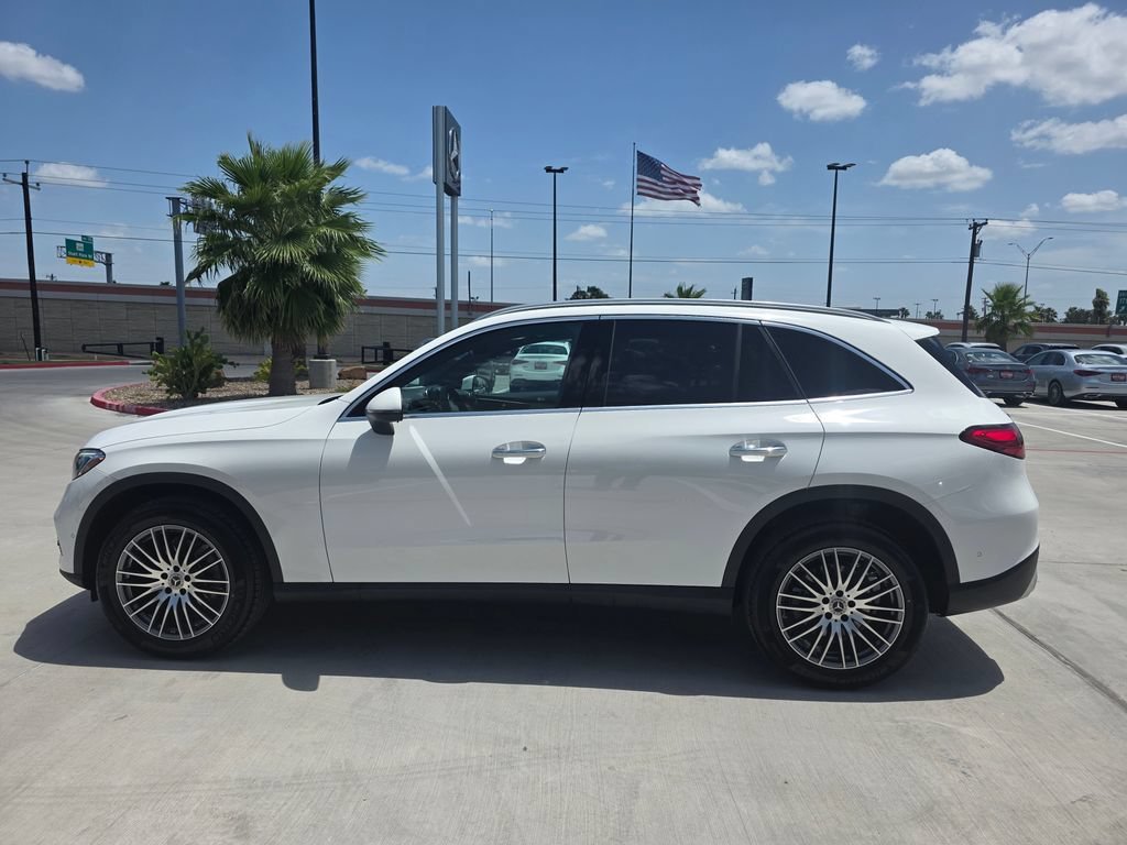 New 2026 Polar White Mercedes-Benz GLC 300 image 33