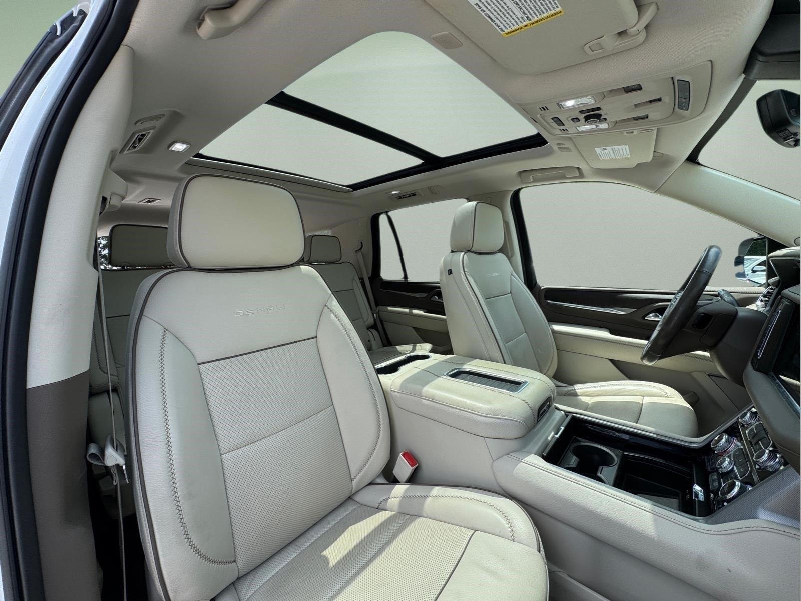 Used 2022 White Frost Tricoat GMC Denali image 11