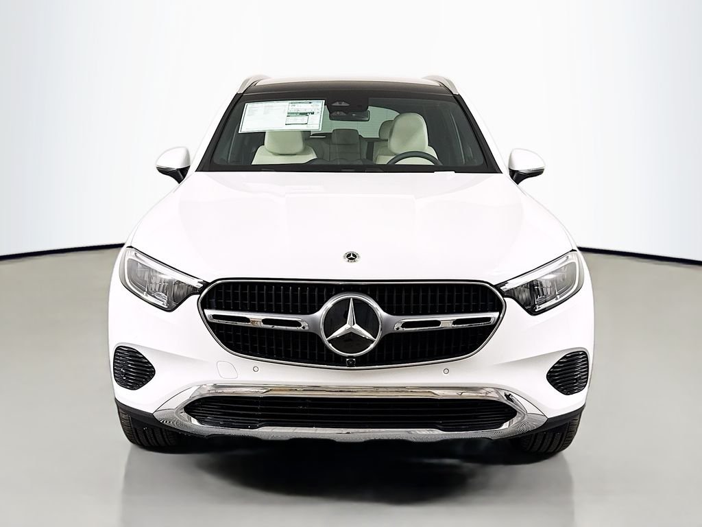 New 2026 MANUFAKTUR Moonlight White Metallic Mercedes-Benz GLC 300 image 2