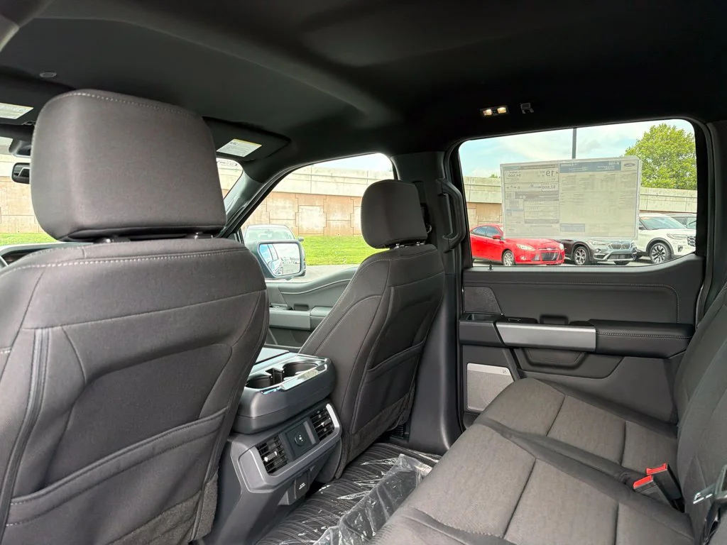New 2026 Carbonized Gray Metallic Ford XLT image 24