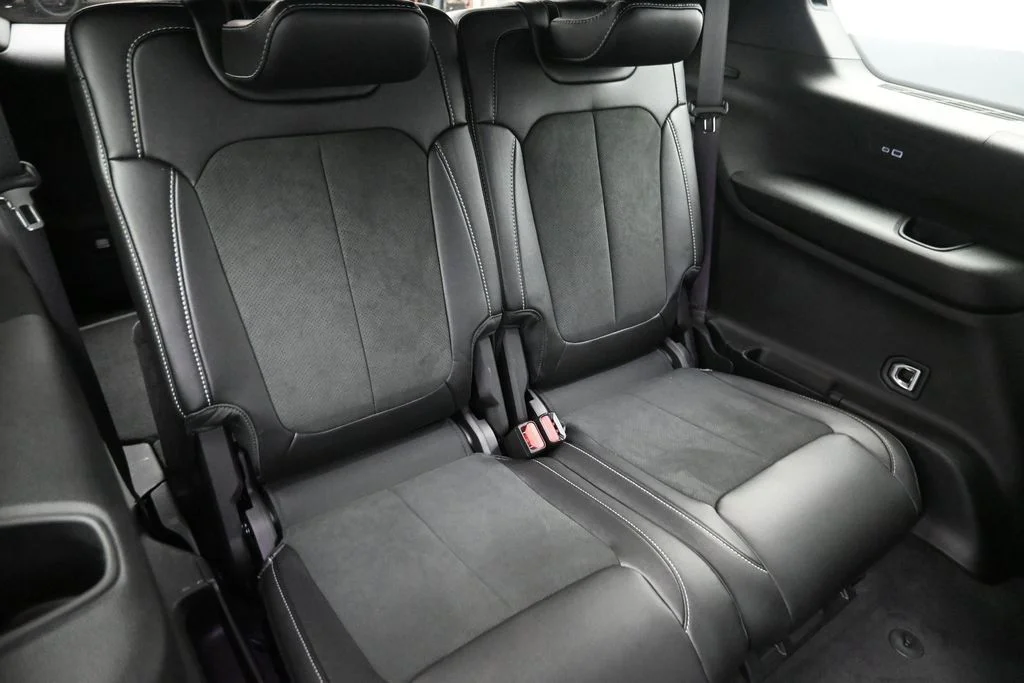 Used 2025 White Jeep Altitude X image 12