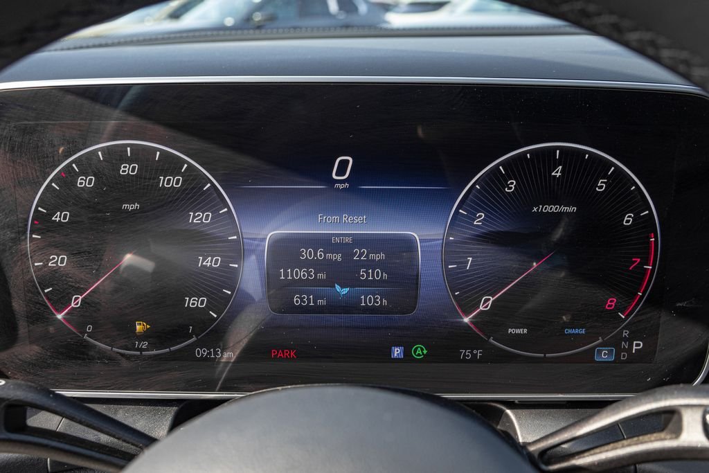 Used 2024  Mercedes-Benz GLC 300 image 26