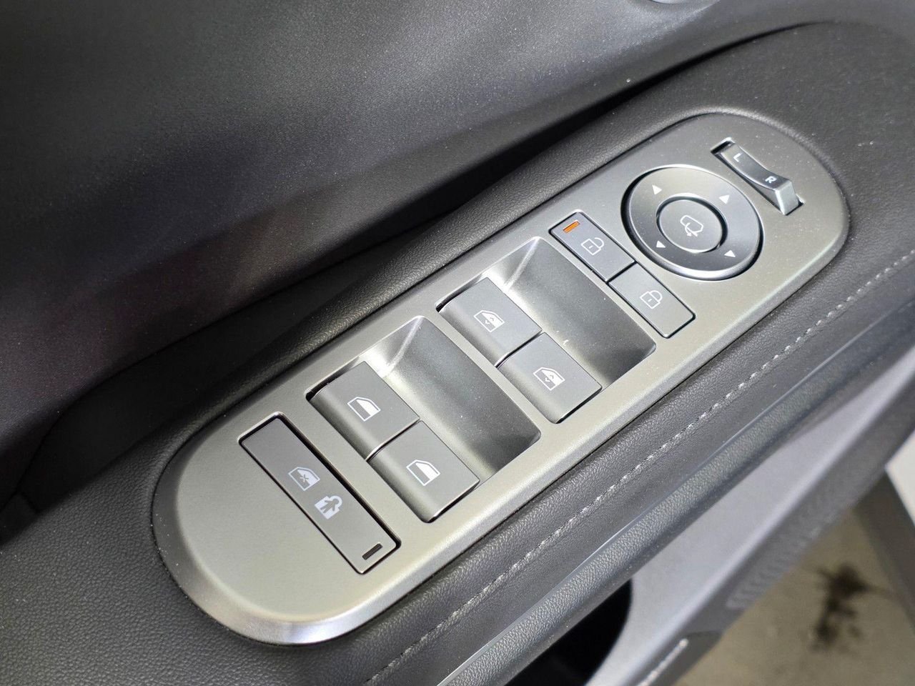 New 2026 Creamy White Pearl Hyundai SEL Premium AWD image 22
