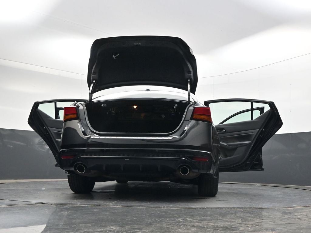 Used 2022 Black Nissan 2.5 SL image 39