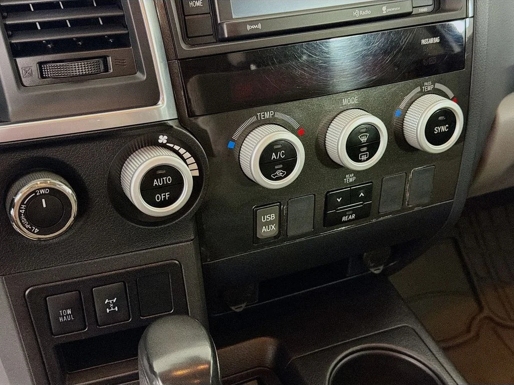 Used 2019 White Toyota SR5 image 17