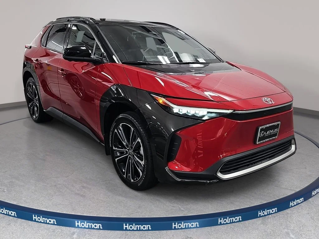 Used 2024 Red Toyota Limited image 4