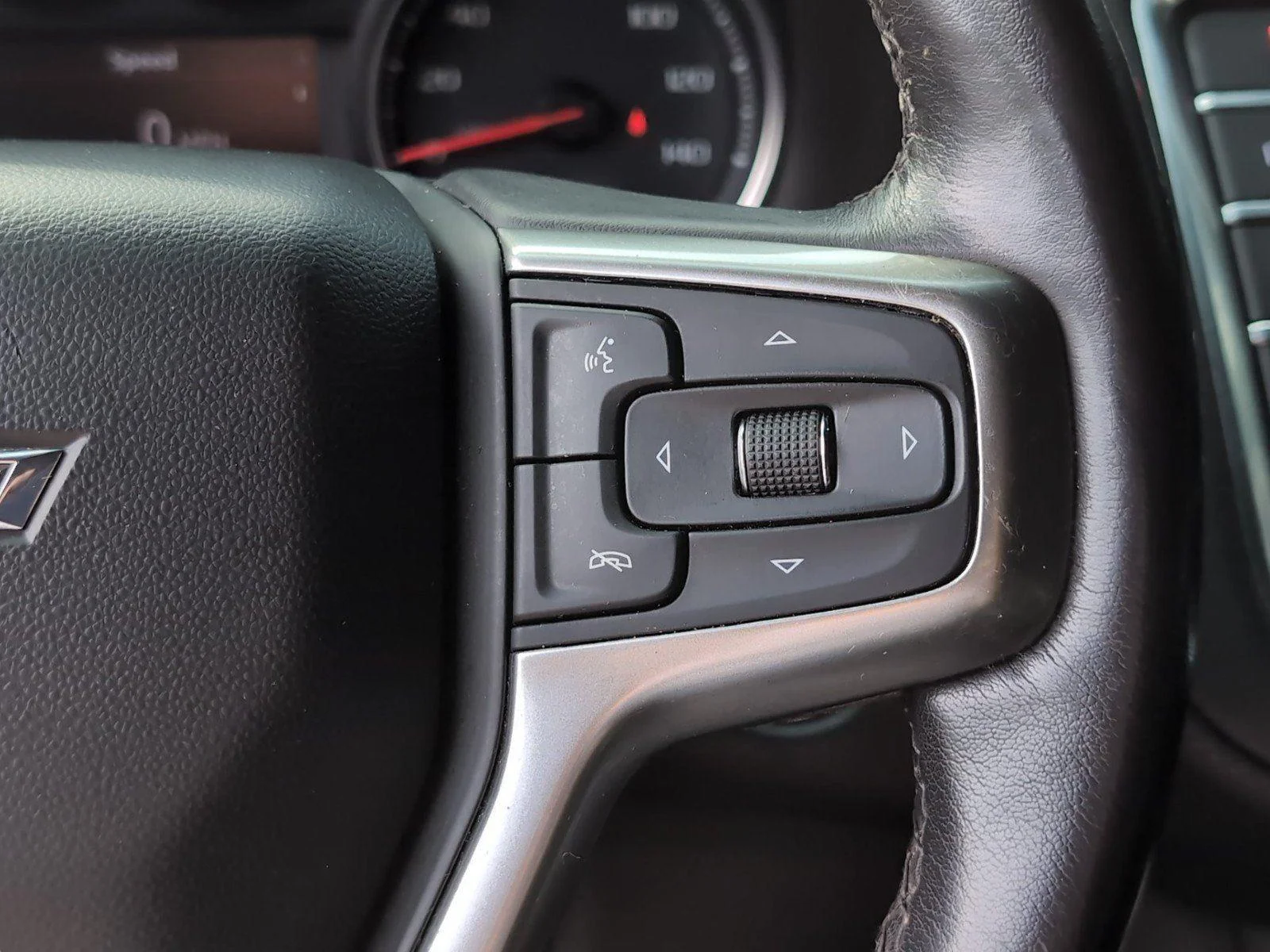 Used 2021 SHADOW GRAY METALLIC Chevrolet Z71 image 31