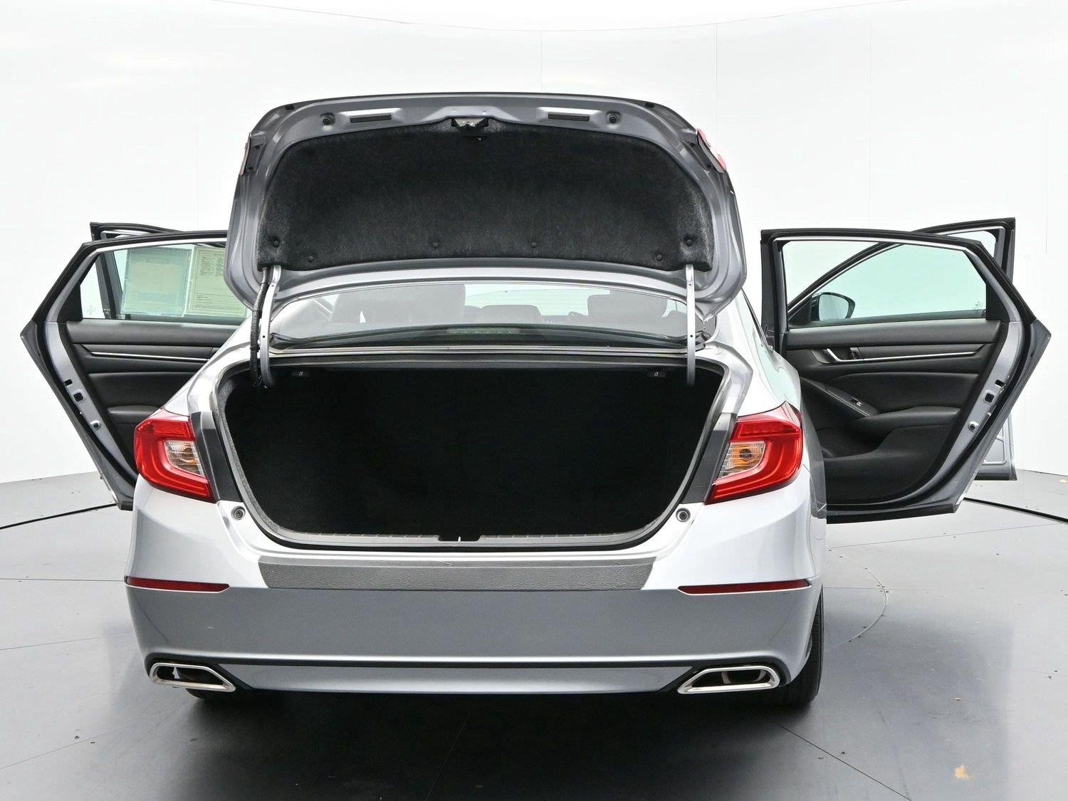 Used 2022 Lunar Silver Metallic Honda Sport image 39