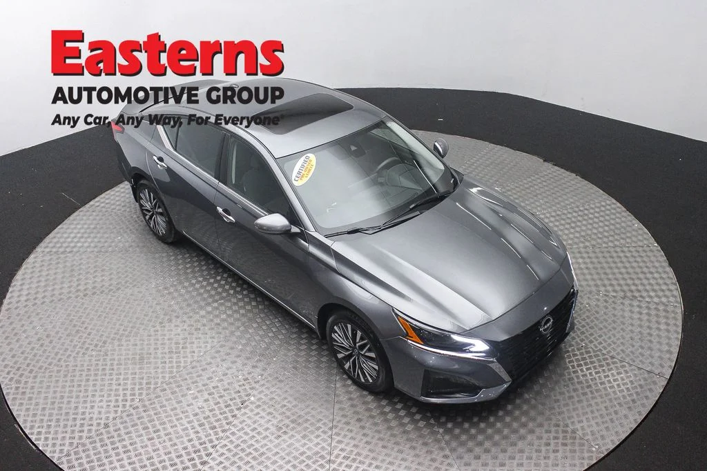 Used 2023 Gray Nissan 2.5 SV image 3