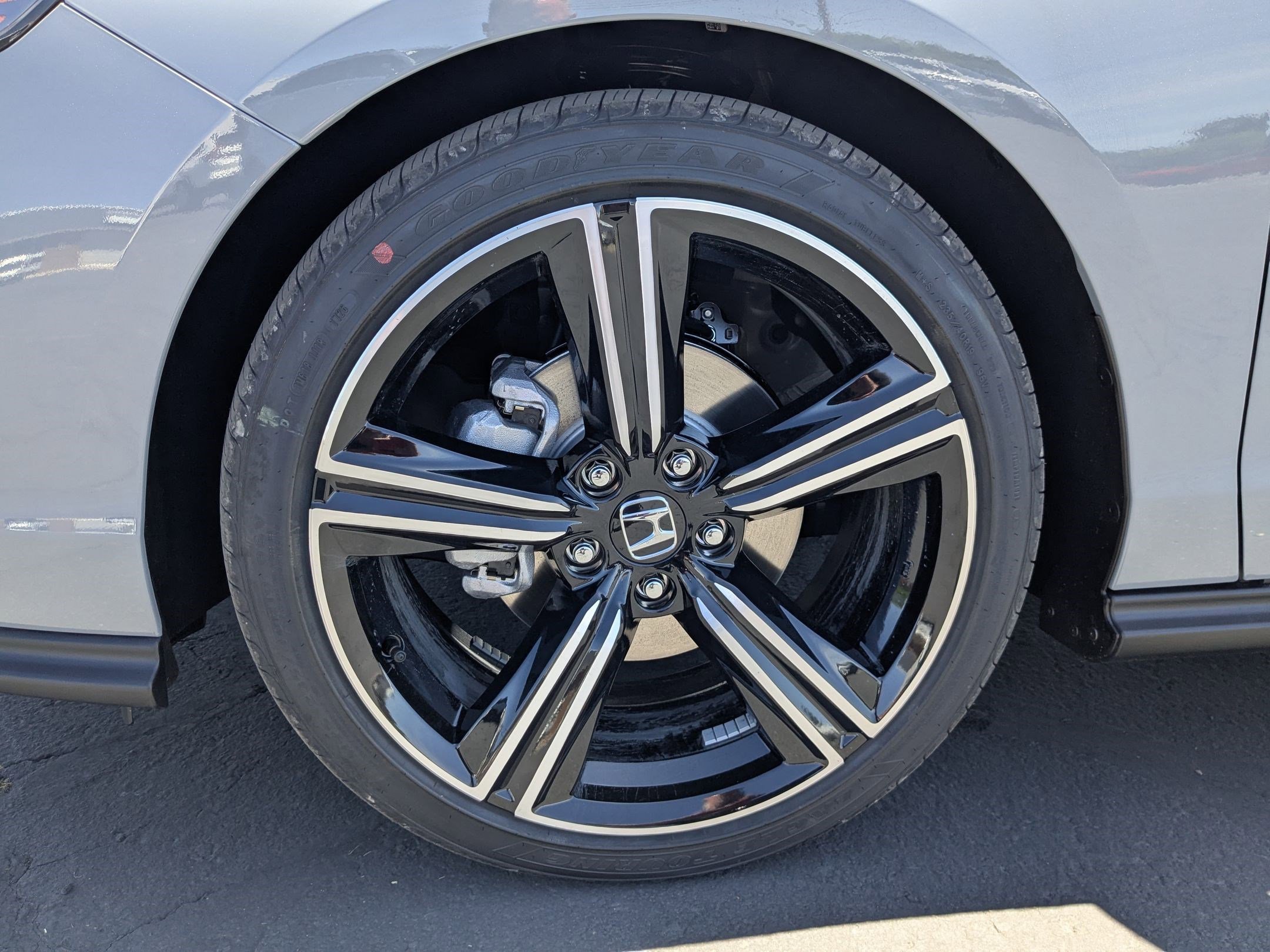 New 2026 Urban Gray Pearl Honda SE image 17