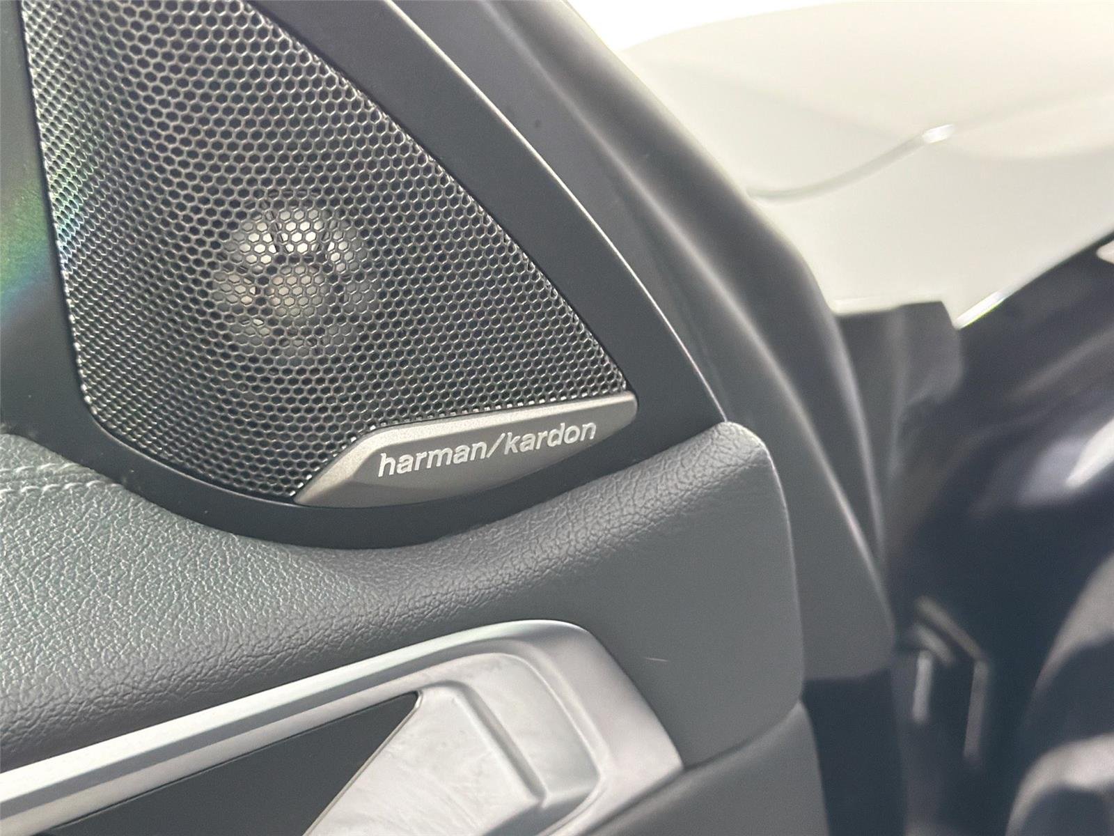 Used 2021 Black Sapphire Metallic BMW M440i xDrive image 19