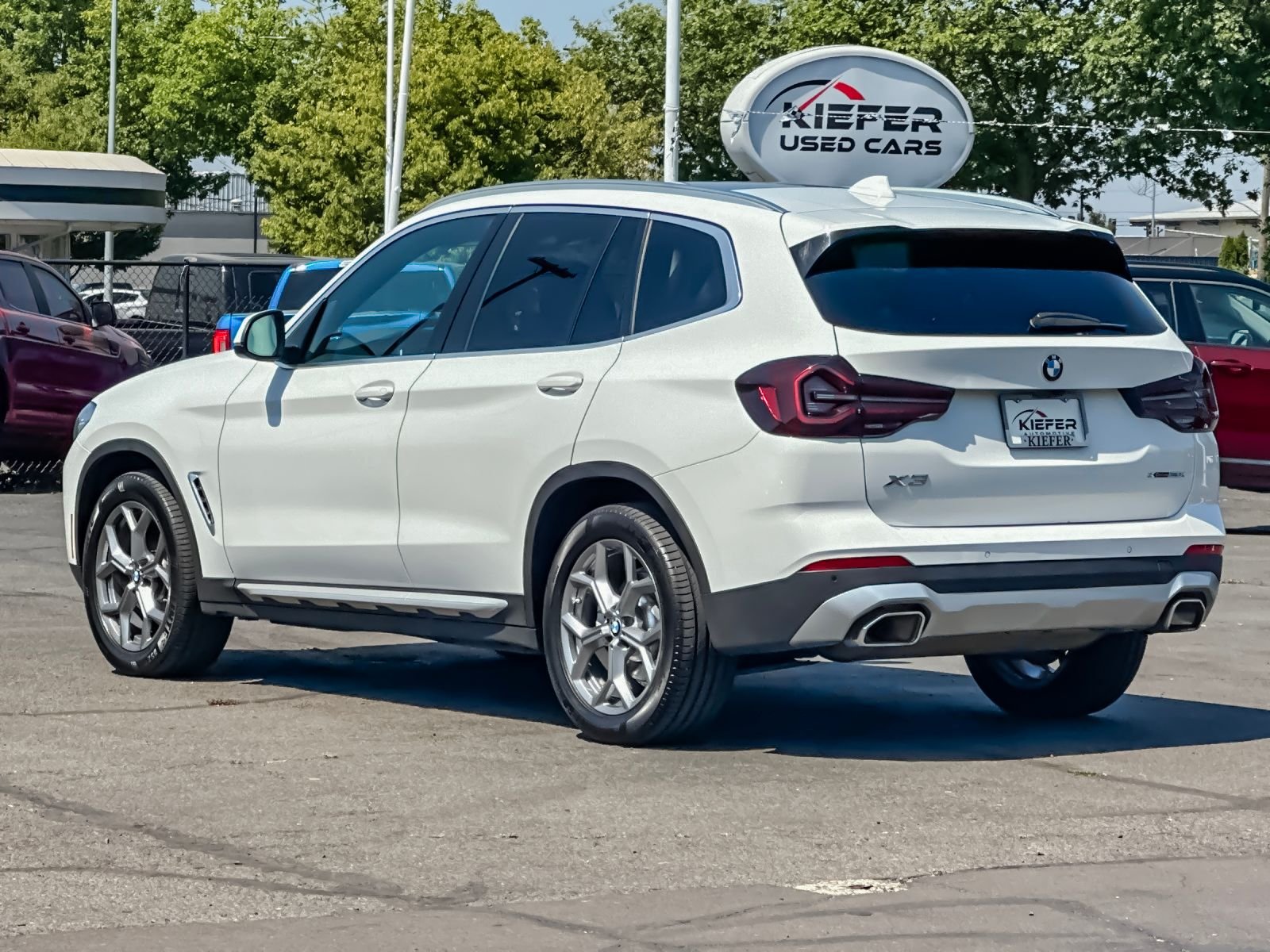 Used 2024  BMW xDrive30i image 5