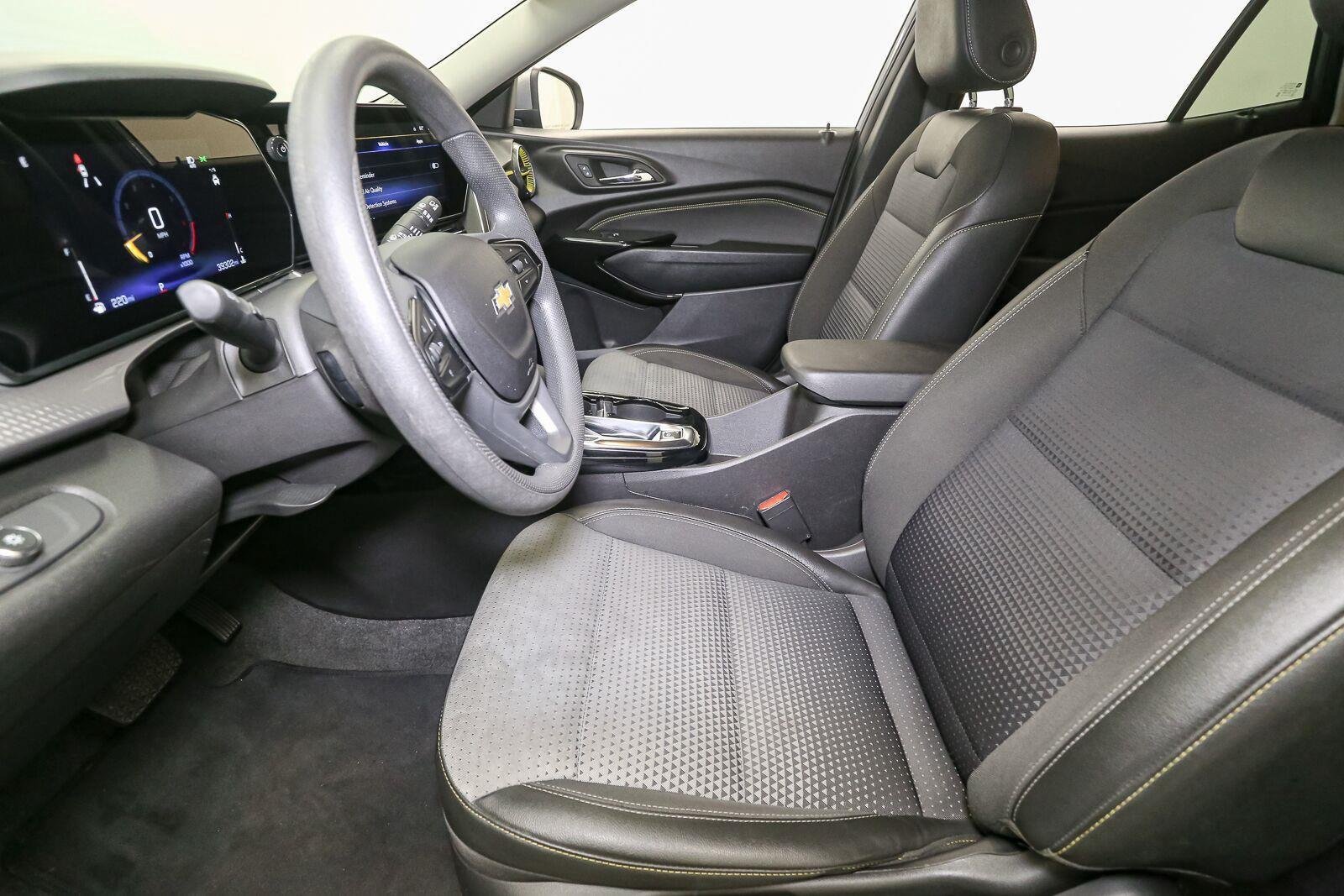 Used 2025 Sterling Gray Metallic Chevrolet LT image 40