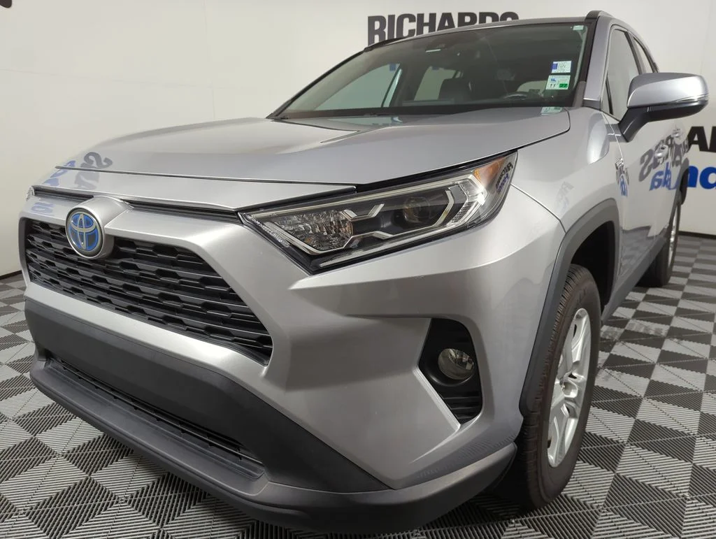 2021 Toyota RAV4 Hybrid XLE