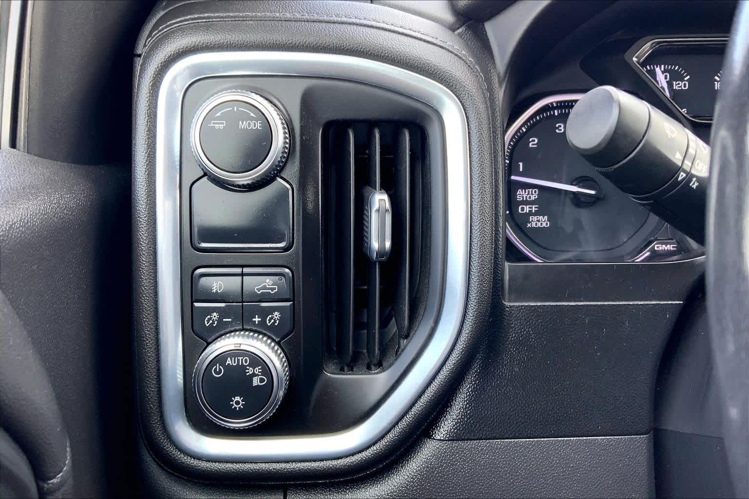 Used 2021 Pacific Blue Metallic GMC Elevation image 33