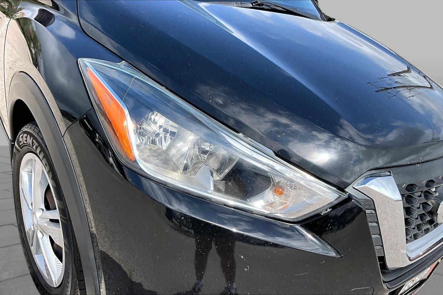 Used 2019 Super Black Nissan S image 28